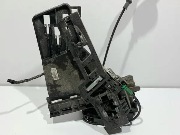 Broasca usa stanga spate AM5A-R26413-AE Ford Fiesta 6 (2008-2012) [MK7]