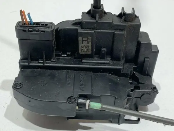 Broasca usa stanga spate Nissan Qashqai plus 2 facelift (2010-2014) [J10]