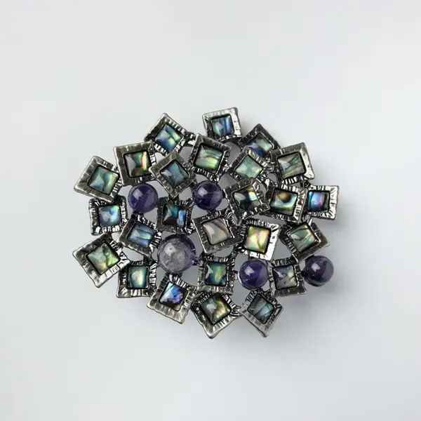 Brosa pandant metalica argintie, model geometric cu paua shell si ametist naturale