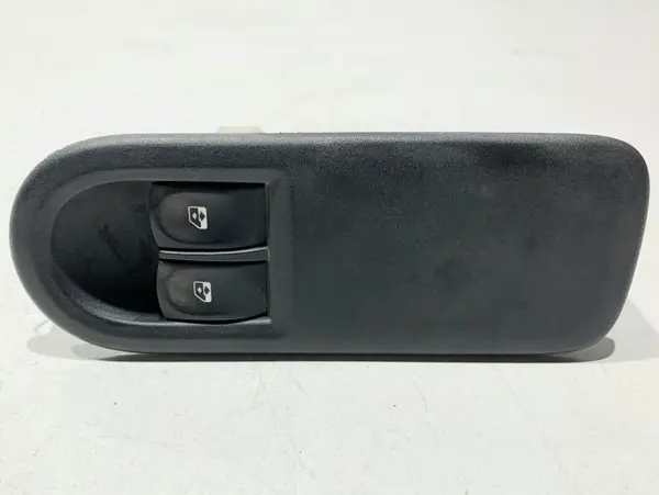 Butoane comanda geamuri electrice stanga fata 8200356519 Renault Clio 3 (2005-2009)