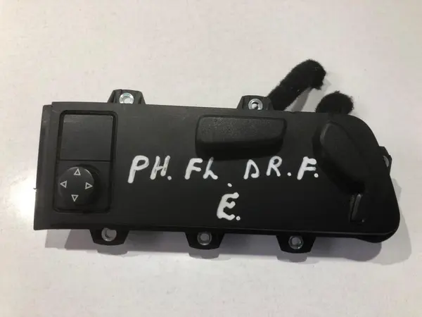 butoane comenzi scaun electric dreapta fata 3d0959766h Volkswagen Phaeton facelift (2008-2010)