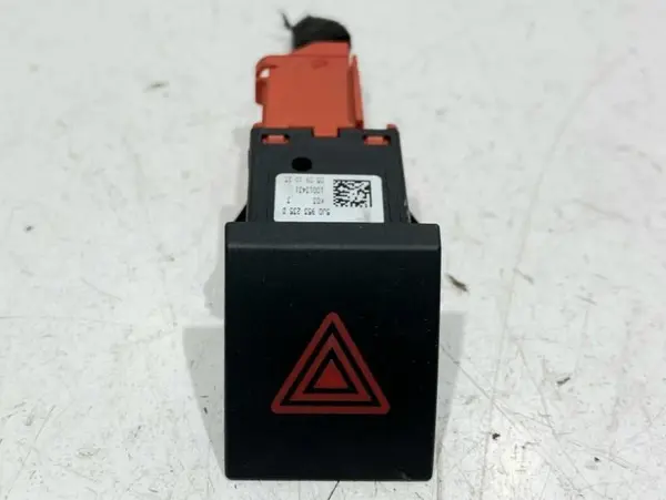 Buton avarie 5J0953235D Skoda Roomster facelift (2010-2015)
