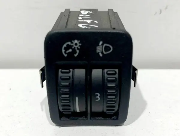 Buton reglaj faruri 5M0941333A Volkswagen Golf 5 Plus (2004-2008)