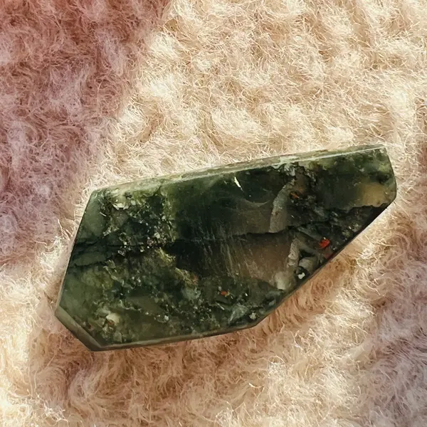 Cabochon jasp piatra sangelui/seftonit m7