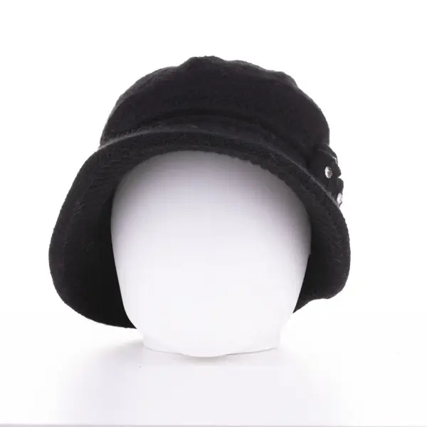 Caciula stil palarie neagra cu bor si decoratiune laterala argintie, captusita in interior