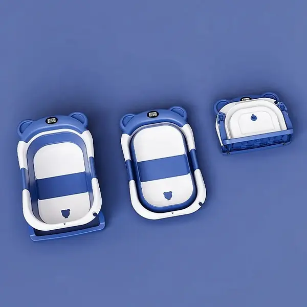 Cadita bebelusi ultrapliabila Little Mom Bear Blue, cu pernuta moale detasabila, termometru incorporat, display digital,suport cap de dus, sistem de agatare, dop pentru evacuarea apei, material non-toxic