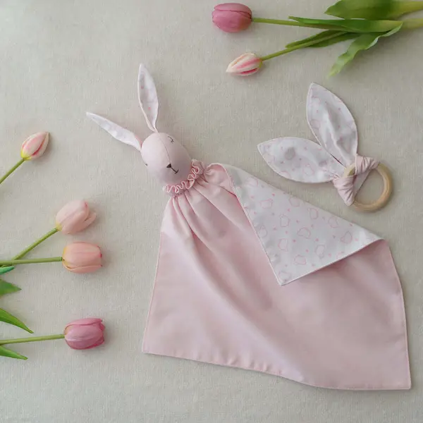 Cadou jucarie nou nascut, paturică somn bebe + inel dentiție, Iepuraș Roz, TWINDECO Pink Sleepy Bunny