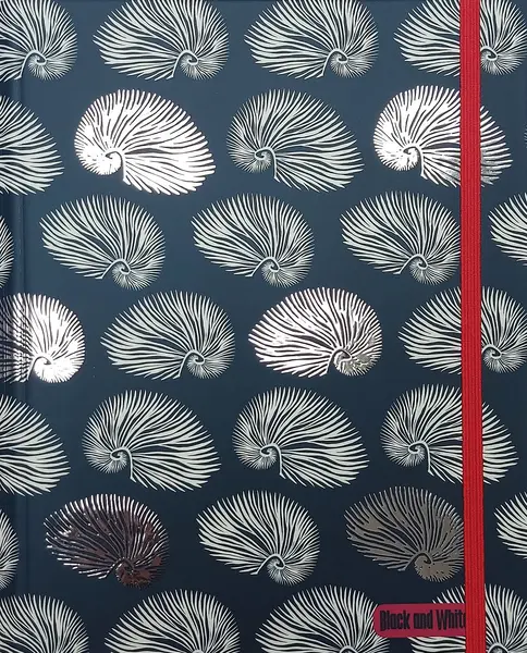 Caiet Black&White Shells - B5, 100 Coli, rânduri largi