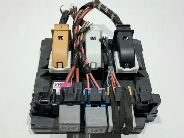 Calculator confort bcm 5K0937084 Volkswagen Jetta 5 (2005-2010) 2.0 tdi CBDB