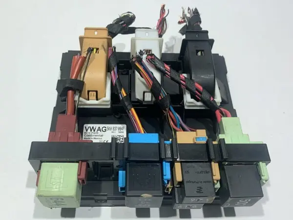 Calculator confort bcm 5K0937084F Volkswagen Jetta 6 (2010-2014) 1.6 tdi CAYC