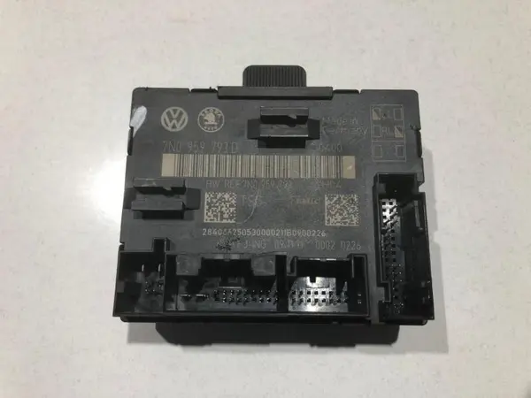 Calculator confort dreapta fata 7n0959793d Seat Alhambra 2 (2010-2015)