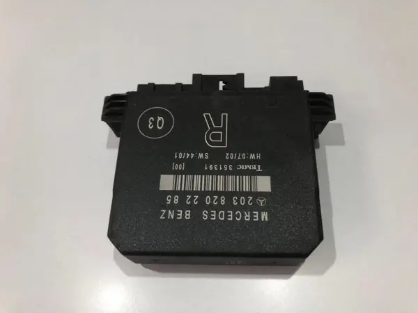 Calculator confort dreapta spate a2038202285 Mercedes C-Class (2001-2007) [W203]