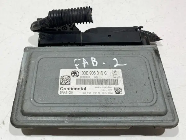 Calculator motor ecu 03E906019C Skoda Roomster (2006-2010) 1.2 benzina CGPA