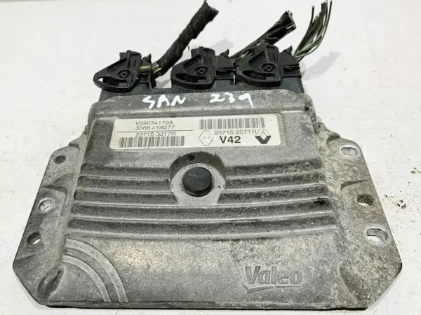 Calculator motor ecu 237102071R Dacia Sandero 2 (2012-2017) 1.2 benzina D4F (732)