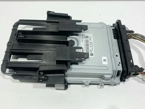 Calculator motor ecu 8516753 01 BMW Seria 7 (2008-2015) [F01, F02] 3.0d n57