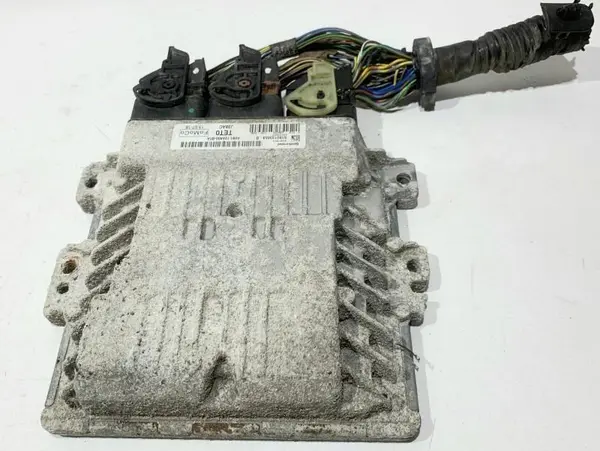 Calculator motor ecu AV61-12A650-BTA Ford Focus 3 (2011-2015) 1.6 tdci T1DB 115 cp