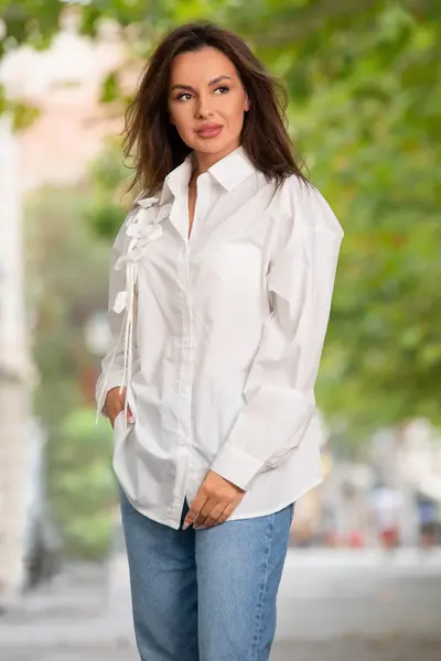 Camasa alba oversize Diandra cu flori 3D