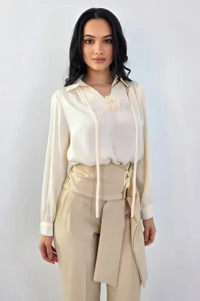 Camasa aspect matasos DORYA, cu perla si brosa detasabila, Crem, Marime S/M