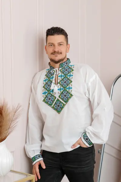 Camasa barbateasca traditionala alba cu motiv geometric turcoaz Andreas