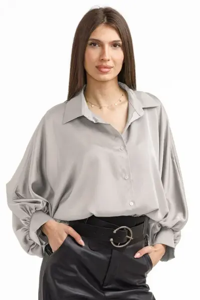 Camasa eleganta din satin, cu maneci bufante, gri deschis