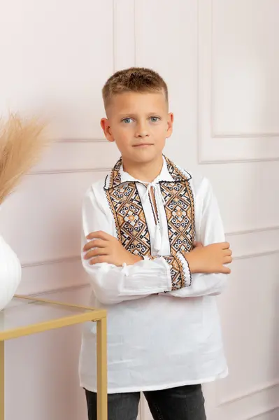 Camasa traditionala de baieti alba cu motiv geometric crem Mircea