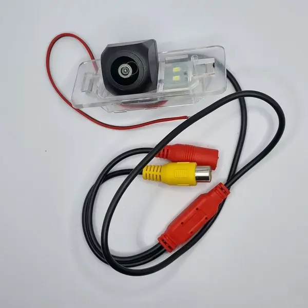Camera marsarier dedicata BMW Seria 3 (E90) 2004 - 2013 tip lampa numar, AHD 720P, Night Vision, rezistenta la apa si praf, cablu video 6m