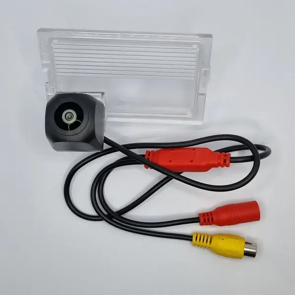 Camera marsarier dedicata Land Rover Discovery IV 2009 - 2018 tip lampa numar, AHD 720P, Night Vision, rezistenta la apa si praf, cablu video 6m