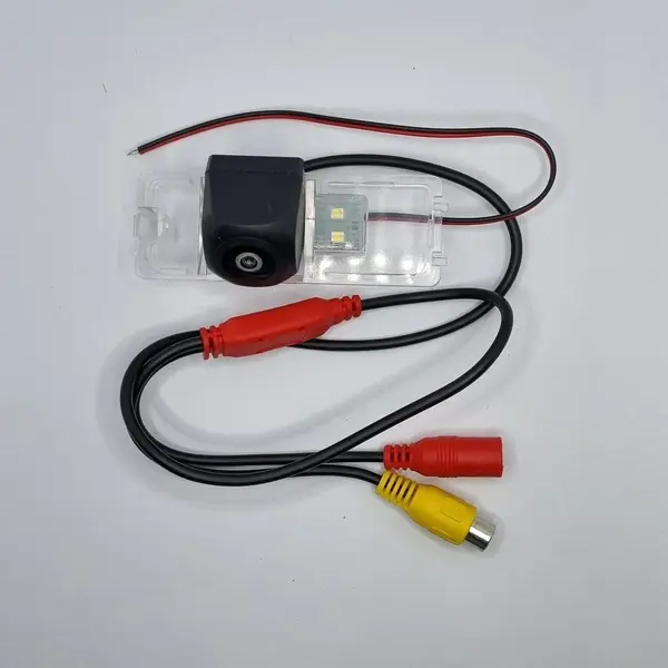 Camera marsarier dedicata Seat Toledo IV 2012 - 2019 tip lampa numar, AHD 720P, Night Vision, rezistenta la apa si praf, cablu video 6m