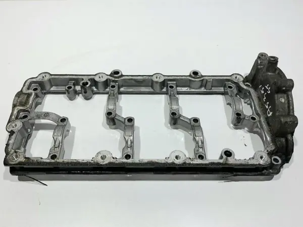 Capac ax cu came (chiulasa) stanga Audi A5 (2007-2011) [8T3] 3.0 tdi CCWA