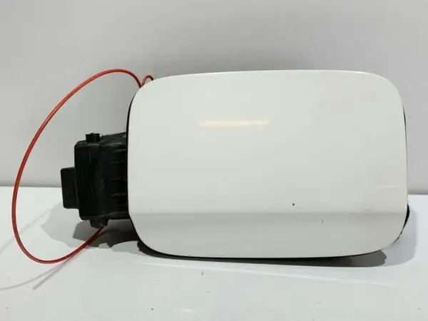 Capac / usa rezervor cu actuator / motoras culoare alb - lb9a 8S0862153 Audi Q3 facelift (2014-2018)