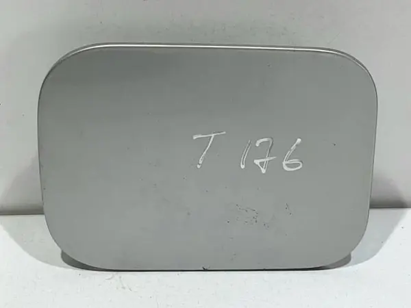 Capac / usa rezervor culoare grey Toyota Avensis facelift (2012-2015) [T27]
