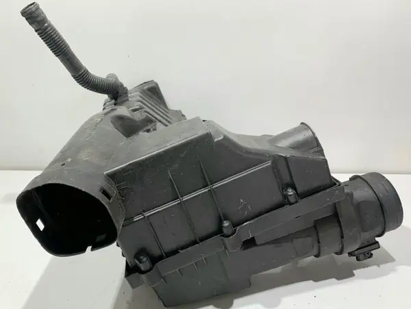 Carcasa filtru aer 1K0129620D Volkswagen Passat B7 (2010-2014) 1.6 tdi CAYC