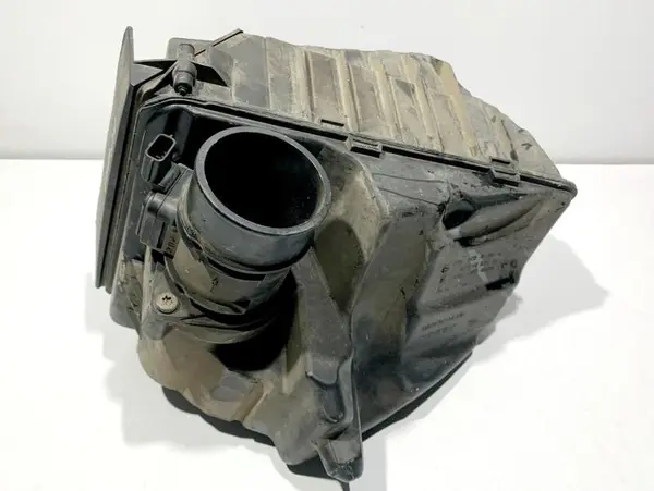 Carcasa filtru aer 8200947663 Renault Megane 3 (2008-2012) 1.5 dci K9K 834