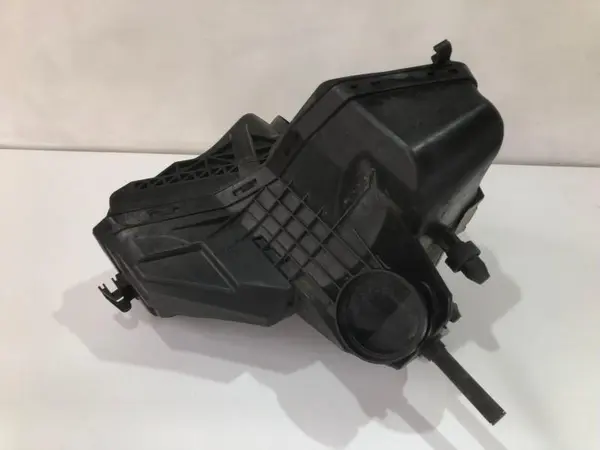 Carcasa filtru aer 8r0133843b Audi A5 (2007-2011) [8T3] 1.8 tfsi CDHB