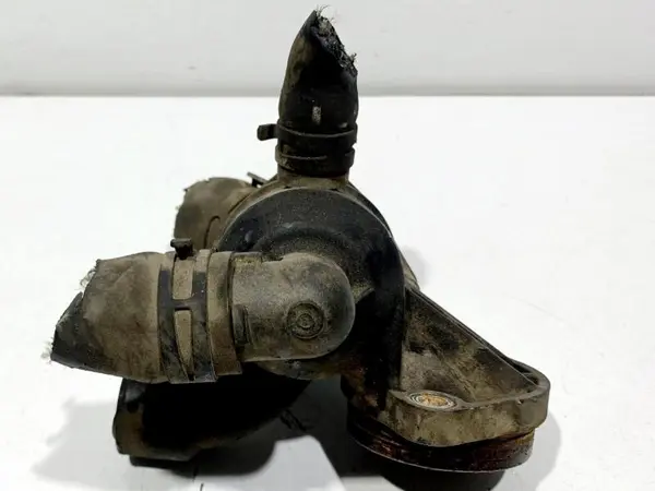 Carcasa termostat 03L121111R Volkswagen Passat B7 (2010-2014) 2.0 tdi CBD, CBDC