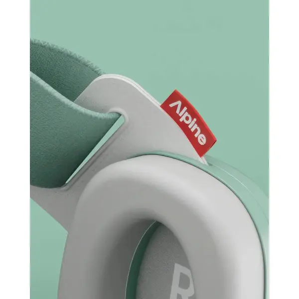 Casti antifonice pentru bebelusi si copii pana la 4 ani ofera protectie auditiva ALPINE Muffy Baby Sage Green ALP29734