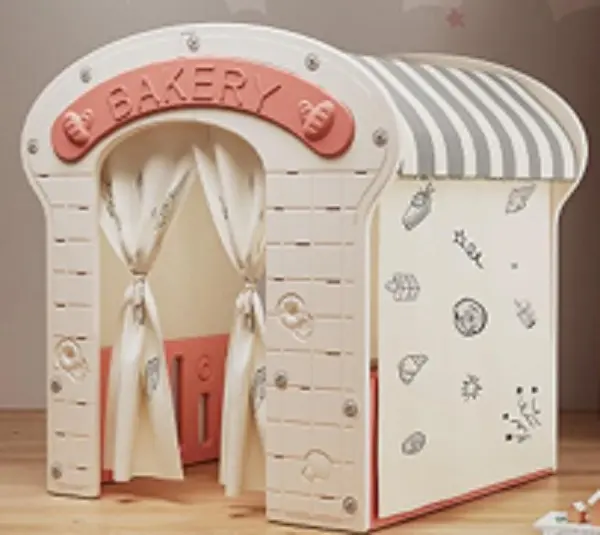 Casuta de joaca pentru copii Nichiduta Garden Pink Bakery, iluminata, intrare eleganta cu perdelele, constructie robusta, margini rotunjite, dimensiune 115 x 92 x 98 cm