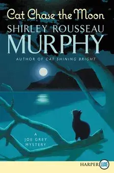 Cat Chase the Moon: A Joe Grey Mystery, Paperback/Shirley Rousseau Murphy