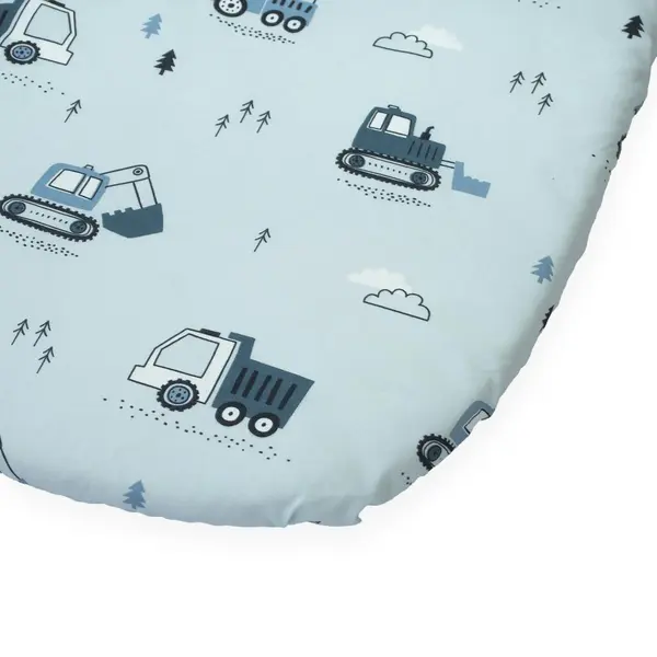 Cearceaf cu banda elastica pentru carucior copii Kerstin Tractors, realizat din bumbac 100, dimensiune 80 x 38 cm