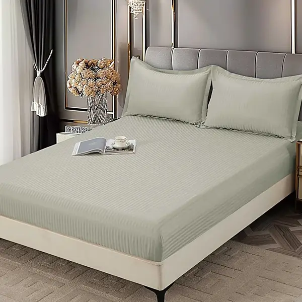 Cearsaf cu Elastic 180x200 cm Damasc Finetat, 70% Bumbac, si 2 Fete de Perna 50x70 cm, Grej