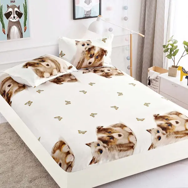 Cearsaf cu elastic, Bumbac FINET, 160/180x200cm, 2 fete de perne 50x70cm, Jojo Home, Crem-Maro, pisicute, catelusi si fluturi