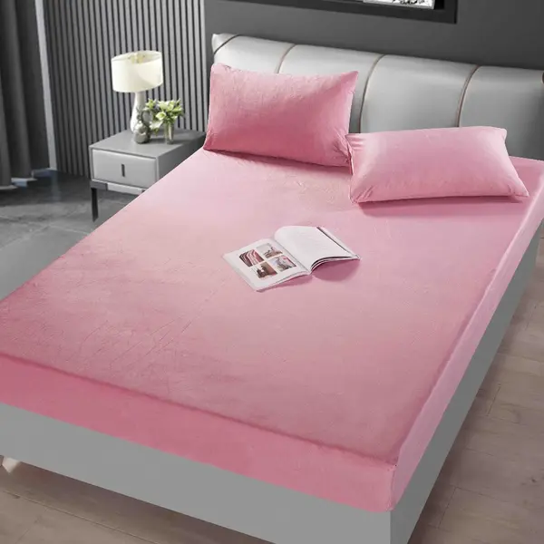 Cearsaf cu elastic, Catifea, 160/180x200cm, 2 fete de perne 50x70cm, Jojo Home, Roz