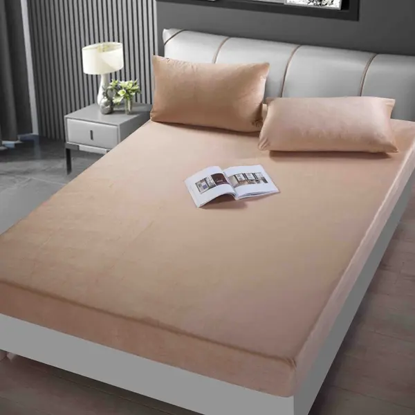Cearsaf cu elastic, Catifea, 160/180x200cm, 2 fete de perne 50x70cm, Jojo Home, Bej