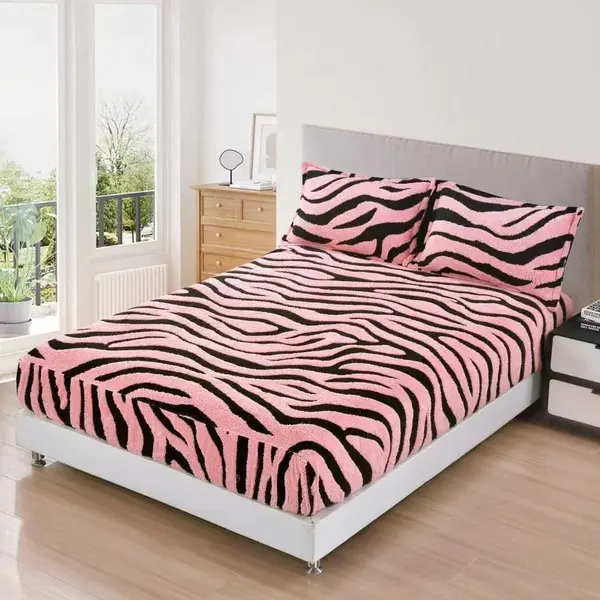 Cearsaf cu Elastic, Cocolino Sherpa Touch, 180x200cm si 2 fete de perna 50x70cm, Model Zebrat, Roz