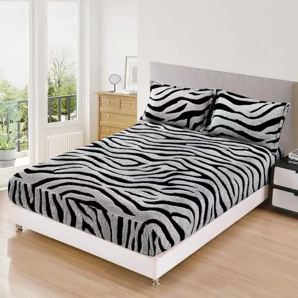 Cearsaf cu Elastic, Cocolino Sherpa Touch, 180x200cm si 2 fete de perna 50x70cm, Model Zebrat, Gri deschis