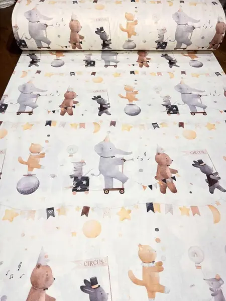 Cearsaf pentru pat copii Nichiduta Circus 120x60 cm din bumbac cu banda elastica roata