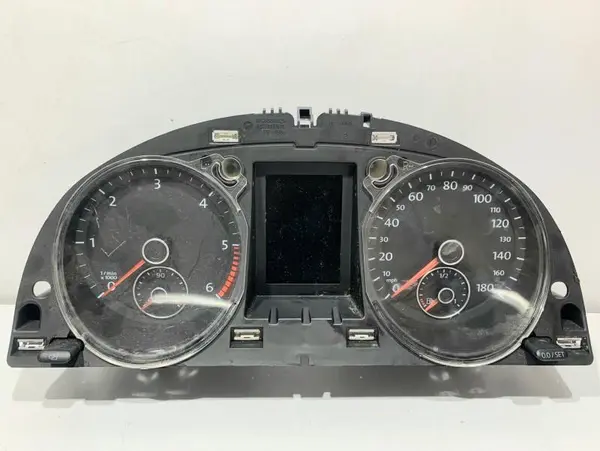 Ceasuri bord anglia 3C8920970E Volkswagen Passat CC (2008-2012) 2.0 tdi CBBB
