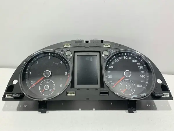 Ceasuri bord anglia 3C8920971A Volkswagen Passat CC facelift (2012-2016) 2.0 tdi CFFB
