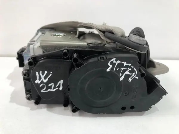 Centura de siguranta stanga fata a2218600586 Mercedes S Class (w221) facelift (2009-2014)