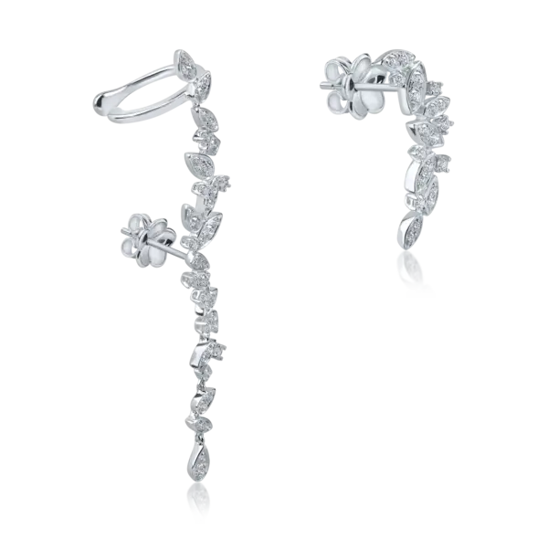 Cercei asimetrici din aur alb cu diamante de 0.9ct